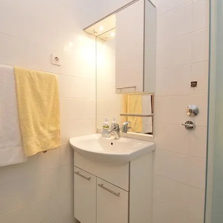 With Garden - Ana 1 Apartament Mali Lošinj