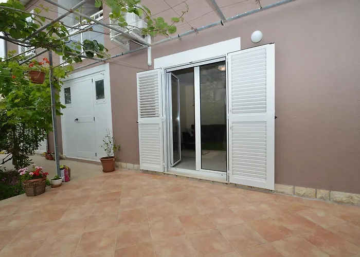 With Garden - Ana 1 Apartament Mali Lošinj