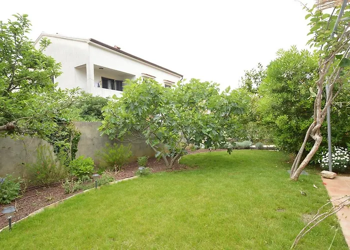 With Garden - Ana 1 Apartament *