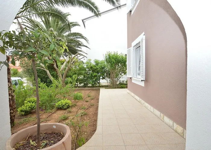 Apartament With Garden - Ana 1 Mali Lošinj
