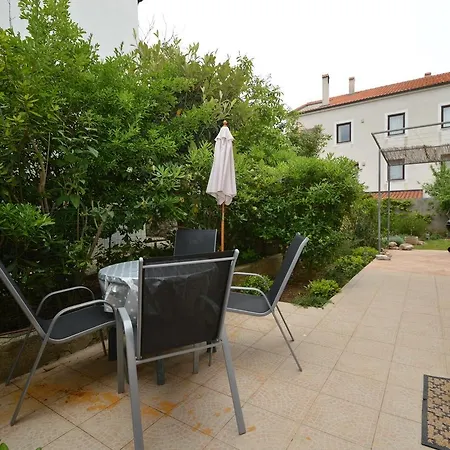 Apartment With Garden - Ana 1 Mali Losinj