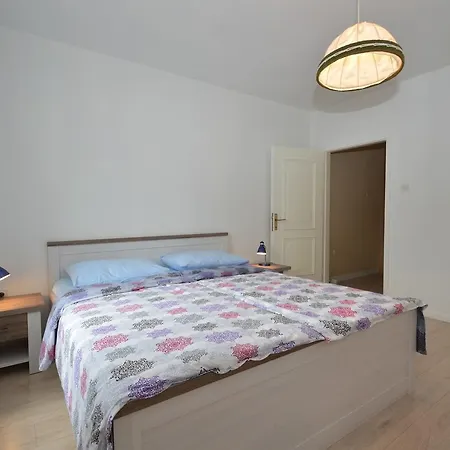 Appartamento With Garden - Ana 1 Mali Lošinj