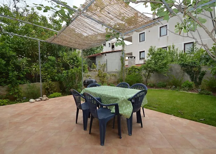 Appartement With Garden - Ana 1 *
