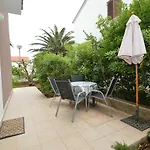 Appartement With Garden - Ana 1 *
